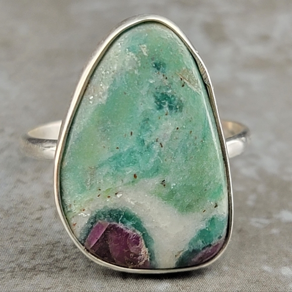 Vintage Jewelry - Native Ruby Fuchsite Gemstone Ring 10 Sterling Silver Boho Brand Womens Jewelry